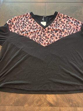 BloomChic Black Long-Sleeve V-Neck Top with Pink Leopard Yoke